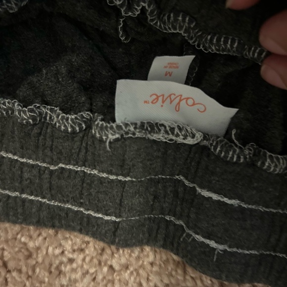 Target COLSIE dark gray cropped hooded sweatshirt and jogger sweatpants set m/l - Picture 6 of 7